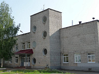 Входная группа Республиканская специализированная ДЮСШ, спортивная школа.  Молодежная,  28